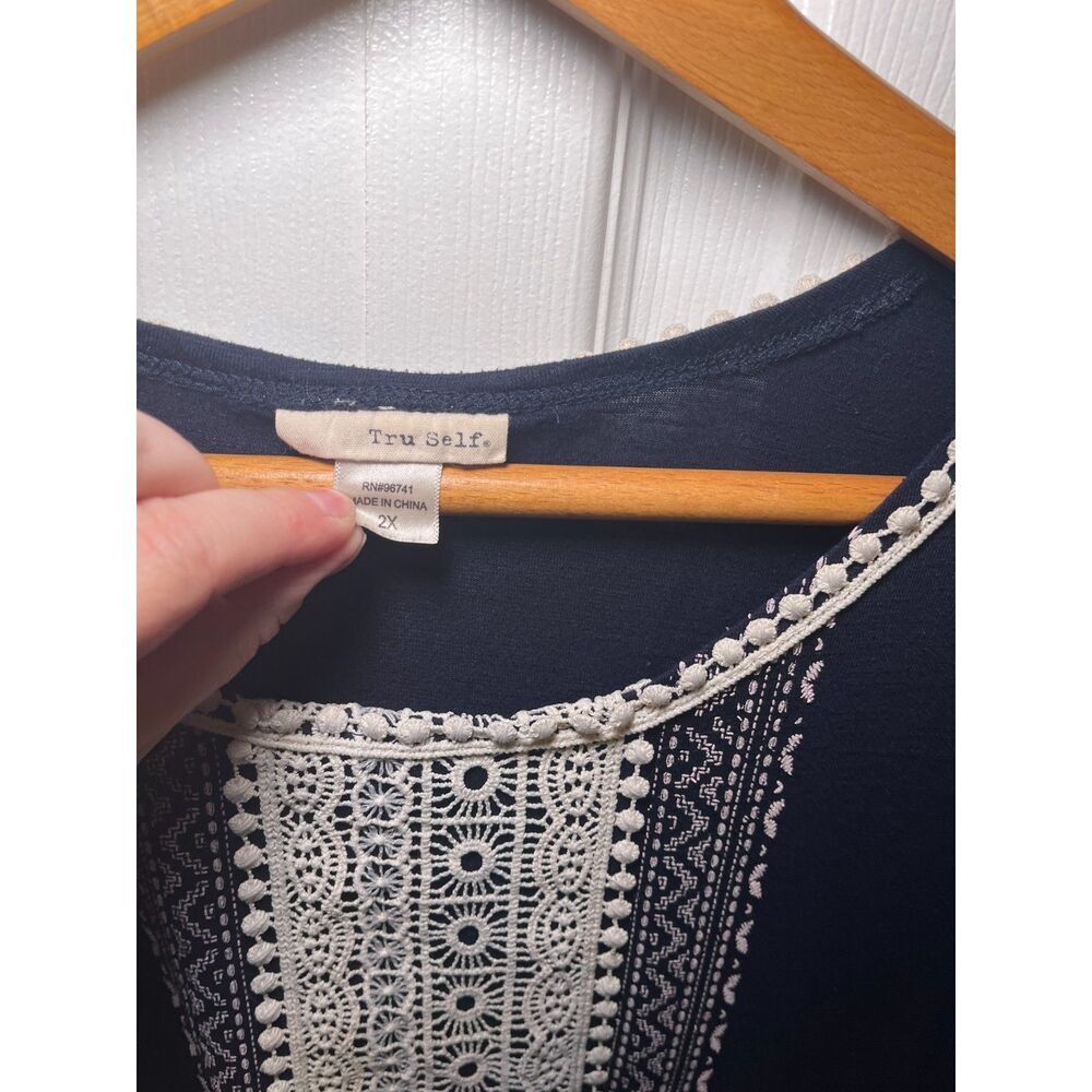 Tru Self Womens 2X Navy Lace Crochet Bell Sleeve Boho Peasant Top - Picture 3 of 4